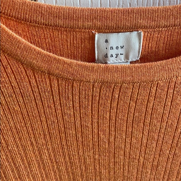 Women’s Ribbed Tee - Small - Picture 2 of 4